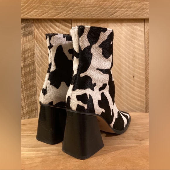 ALOHAS COW BOOTS - Picture 4 of 12